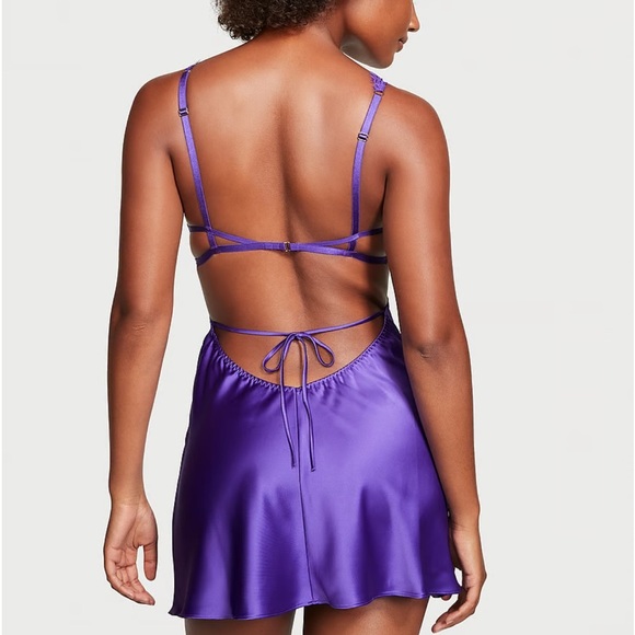 New 
VICTORIA'S SECRET
Lace Satin Cutout Slip - Picture 2 of 4